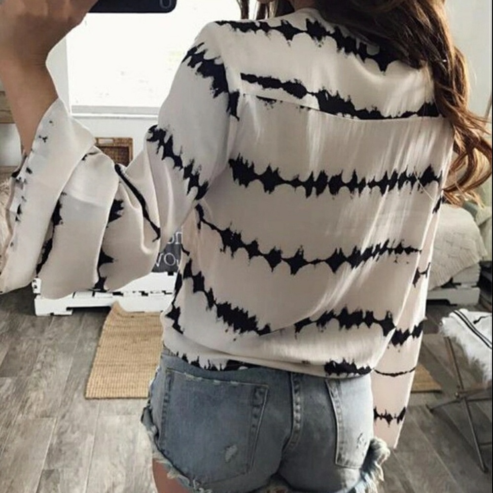 🌿CRISS CROSS BLOUSE🌿 - Picture 2 of 2